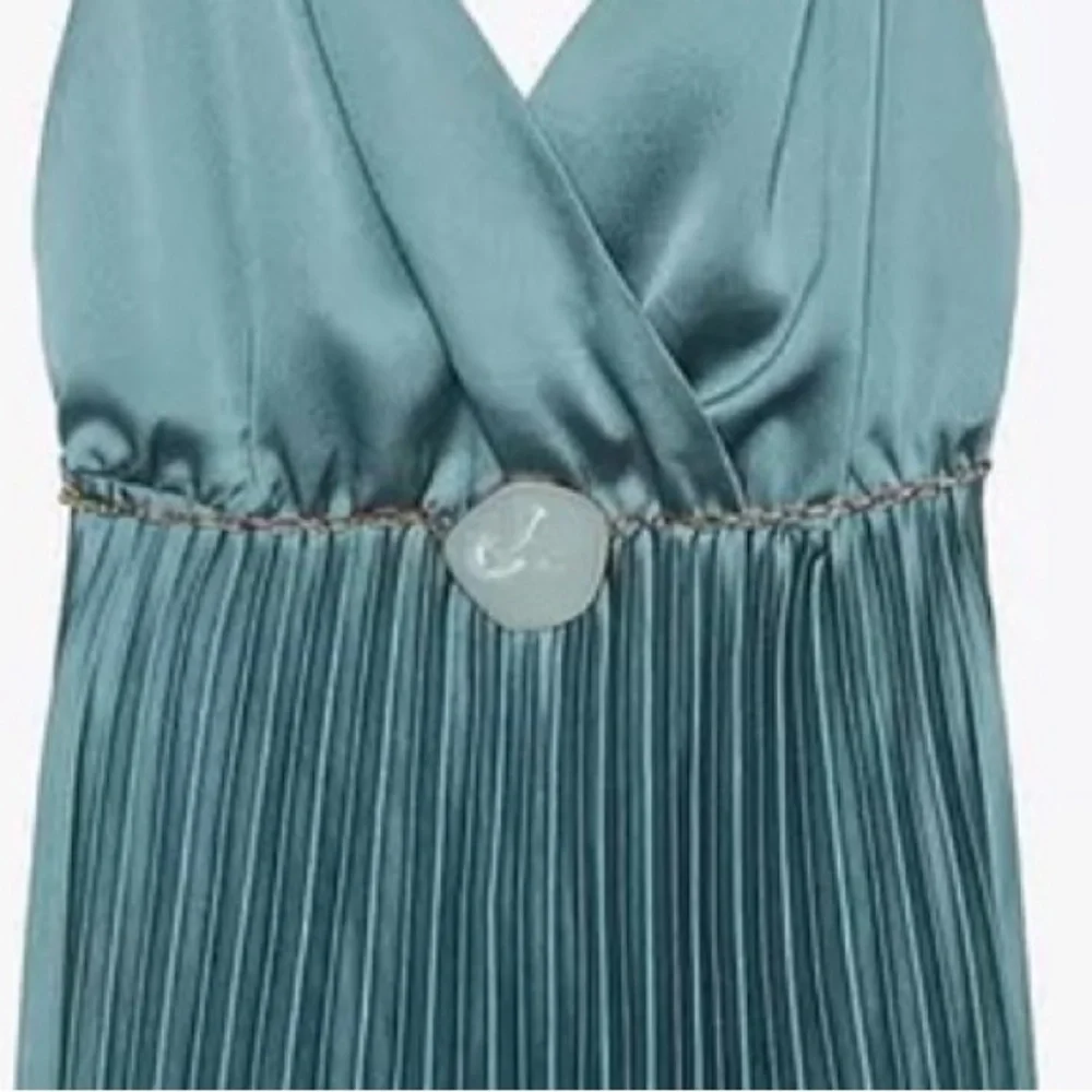 🆕(NWT) ZARA Bloggers Fav Pleated Midi Dress with Belt. XS. Color: Blue Steel - Picture 10 of 16